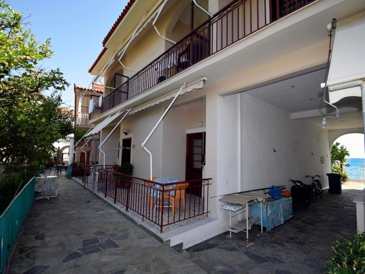 Mega Apartments Tirós Extérieur photo